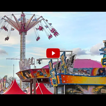 بالفيديو.. نجاة فتاة من الموت في "أرجوحة الملاهي"