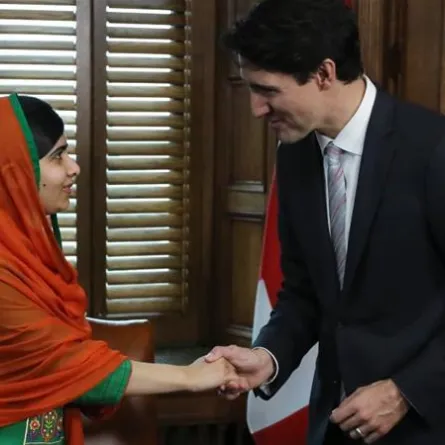 ملالا يوسفزي تُمنح الجنسية الكندية الفخرية