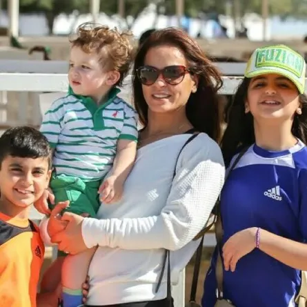 هل عادت حلا الترك وشقيقيها الى حضن والدتهم؟