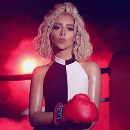 بعد مادونا...بلقيس متهمة بتقليد دنيا سمير غانم