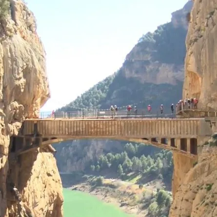 قريباً.. إعادة افتتاح أخطر ممشى في العالم