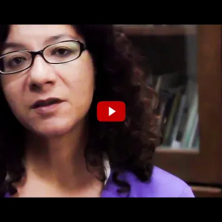 أكاديمية ترقص وترتدي المايوه على الفيس بوك فمنعت من التدريس!