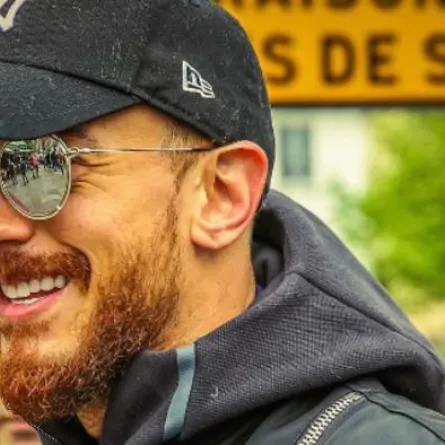 بالفيديو.. سعد لمجرد يهدي والديه وجمهوره فيديو شكر وعرفان