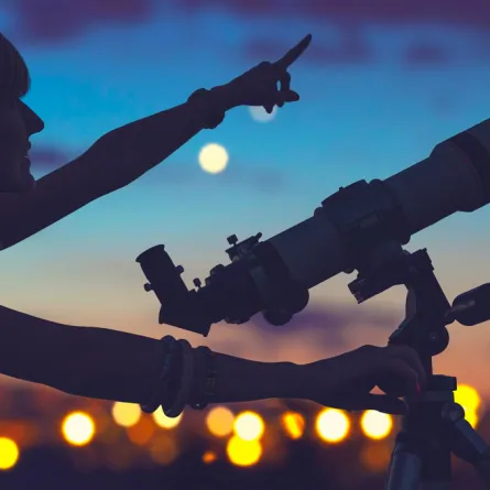 مواقع من العالم مهداة لهواة مراقبة النجوم والكواكب