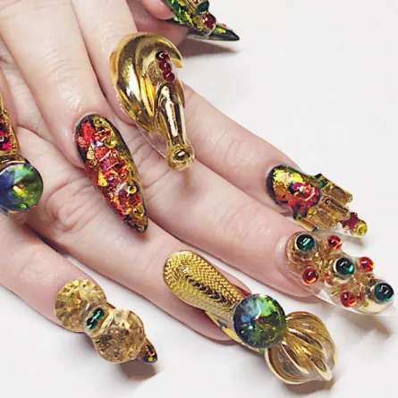 300$ كلفة مناكير المنحوتات لتزيين الاظافر