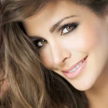 مكياج عيون خاص بالعدسات البُنيّة