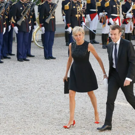 المعلمة التي أحبت تلميذها قد تصبح سيدة فرنسا الأولى