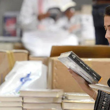 في اليوم العالمي للكتاب محامٍ يوضح عقوبة منتهكي حقوق المؤلفين