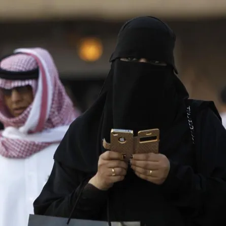 توجيهات بتمكين المرأة من الخدمات بلا موافقة ولي الأمر