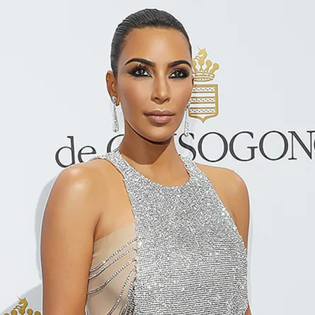 إطلالات كيم كارداشيان عبر السنين!