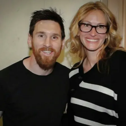 بالصور: جوليا روبرتس تلتقي ليونيل ميسي وكريستيانو رونالدو