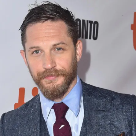 توم هاردي يقبض على لص بجوار منزله على طريقة الأفلام