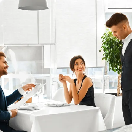 "اتيكيت" الشكوى من خدمة المطعم