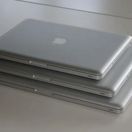 أمريكا تدرس حظر "اللاب توب" على الرِّحلات من أوروبا