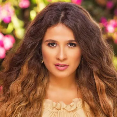 ياسمين عبد العزيز في المستشفى فهل يتوقّف تصوير مسلسلها الرمضاني؟