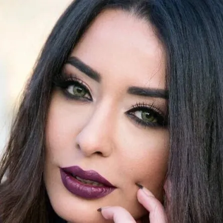 بالصور: الجزائريّة كاميليا ورد انتهت من تصوير كليبها الأول واسم الأغنية "مفاجأة"