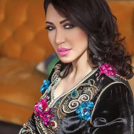 أسماء لمنور تحسم الجدل حول جديدها "عندو الزين"