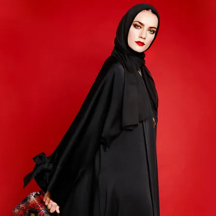 عبايات أنيقة ومميزة من كارولينا هيريرا لهذا الصيف