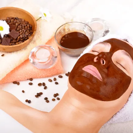 تبييض الوجه وتقشيره بالقهوة