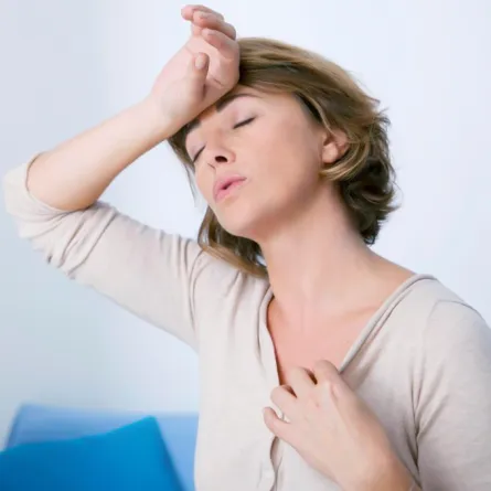 الهبات الساخنة المبكّرة تشير إلى مشكلة في  القلب !