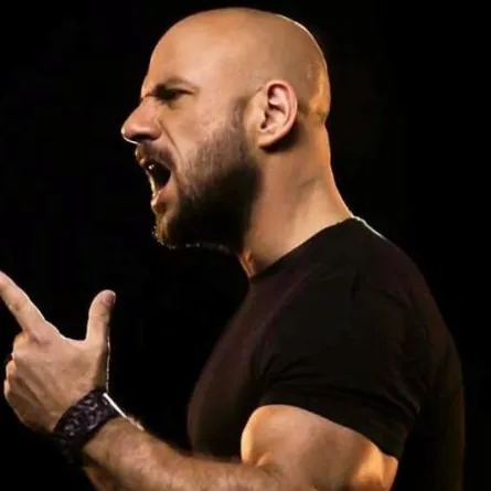 بالصور: أحمد مكي يكشف عن نجاته من فيروس يدمّر الكبد والطحال