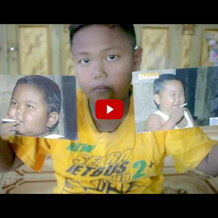 بالفيديو.. ماذا حدث للطفل المدخن بعد 7 سنوات؟