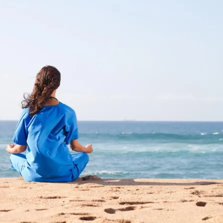 دراسة: التأمل يقضي على القلق والتوتر