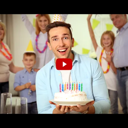 "مزحة" تُشعل أباً في عيد ميلاده