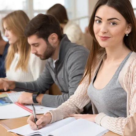 6 نصائح وطرق عملية لتستمتعي في المرحلة الجامعية