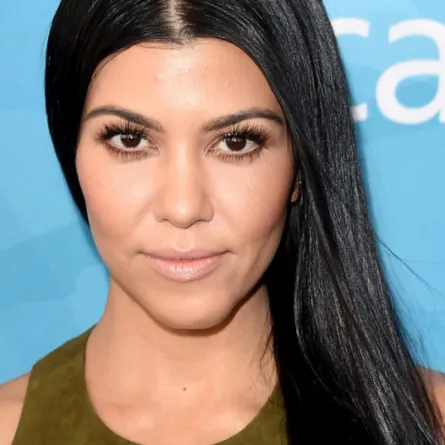 كورتني كارداشيان ترتبط بشاب عربي