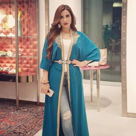 من هي النجمة العربية الأجمل في القفطان التقليدي؟