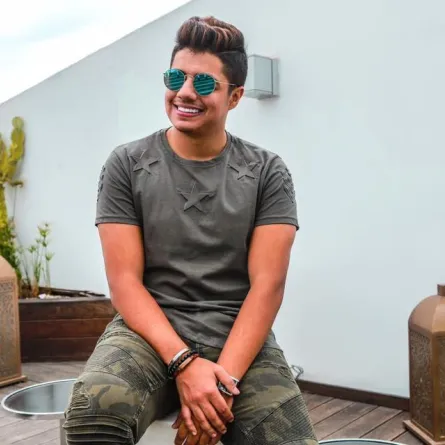 إيهاب أمير يبكي حبيبته!