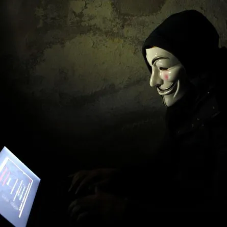 خبير أمني يحذِّر من "فيروس" يطالب بفدية