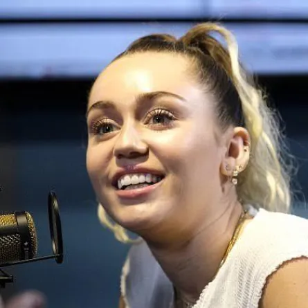 بالفيديو: مايلي سايرس في أول تجربة أداء لـ Hannah Montana