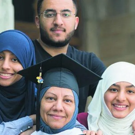 السعودية فاطمة الجفلي.. جدة لـ 9 أحفاد وتحصد الماجستير