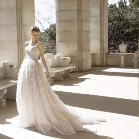 7 فساتين زفاف تحمل طابع الفخامة والرومانسية  لهذا الموسم
