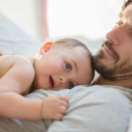 اتركي دور الأب لزوجك