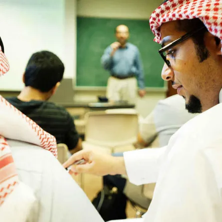 القبض على 5 جامعيين حاولوا "سرقة الاختبارات" في نجران