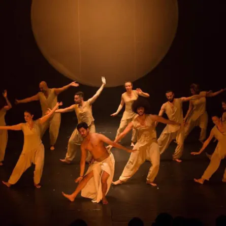 اليوغا من رياضة الى خشبة المسرح