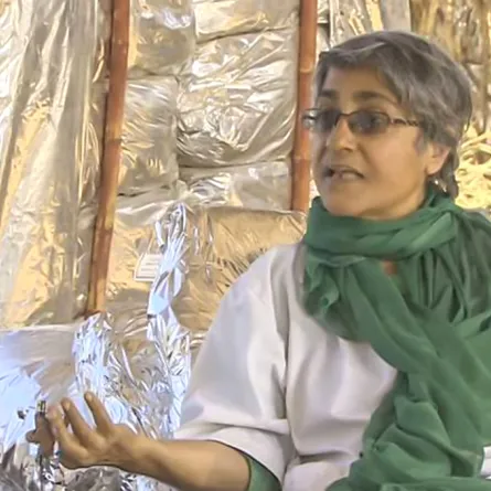 نرجس لطيف سخّرت حياتها لخدمة الفقراء