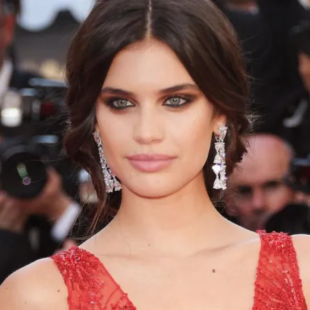 مهرجان كان 2017: مكياج وتسريحات غير متوقعة 