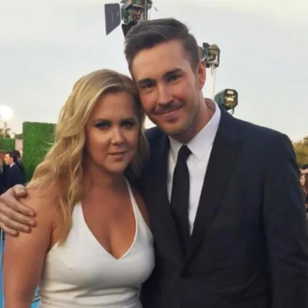 إيمي شومر تنفصل عن حبيبها