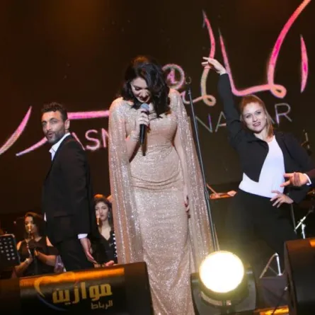 جمهور موازين يطالب أسماء المنور بـ "عندو الزين" وحاتم عمور يحاكي سعد المجرد