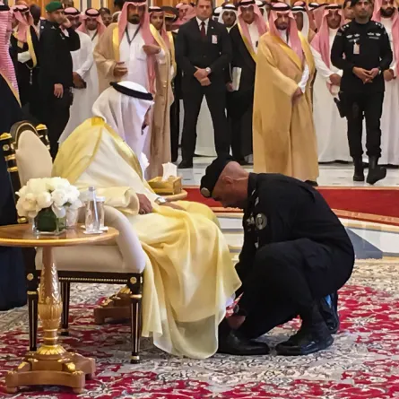 صورة حارس الملك سلمان تخطف الأضواء