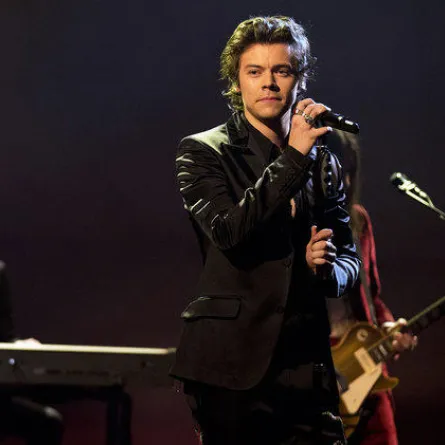 ألبوم هاري ستايلز الجديد يتصدر قائمة بيلبورد 200