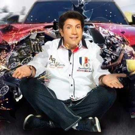 بالفيديو: هاني رمزي يؤكد جاهزيّته لإلقاء النجوم من أعلى جبال لبنان