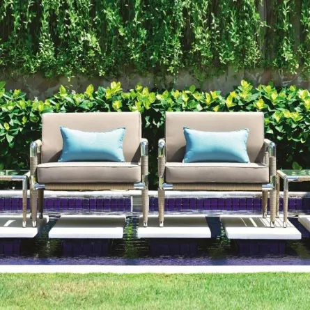 الرمادي يتقدّم موضة أثاث الحديقة