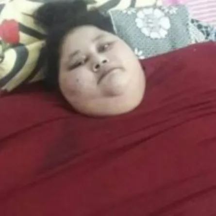 أسمن امرأة في العالم تستجيب للعلاج في أبوظبي.. وترغب بالصيام