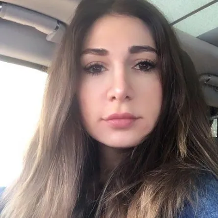 ماذا فعل "الفوتوشوب" بـ يديّ ديما صادق؟