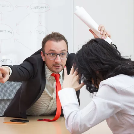 أغرب أسباب فصل الموظَّفين في العالم